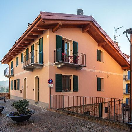 In Piazzetta Holiday Apartments, Barolo Exterior photo