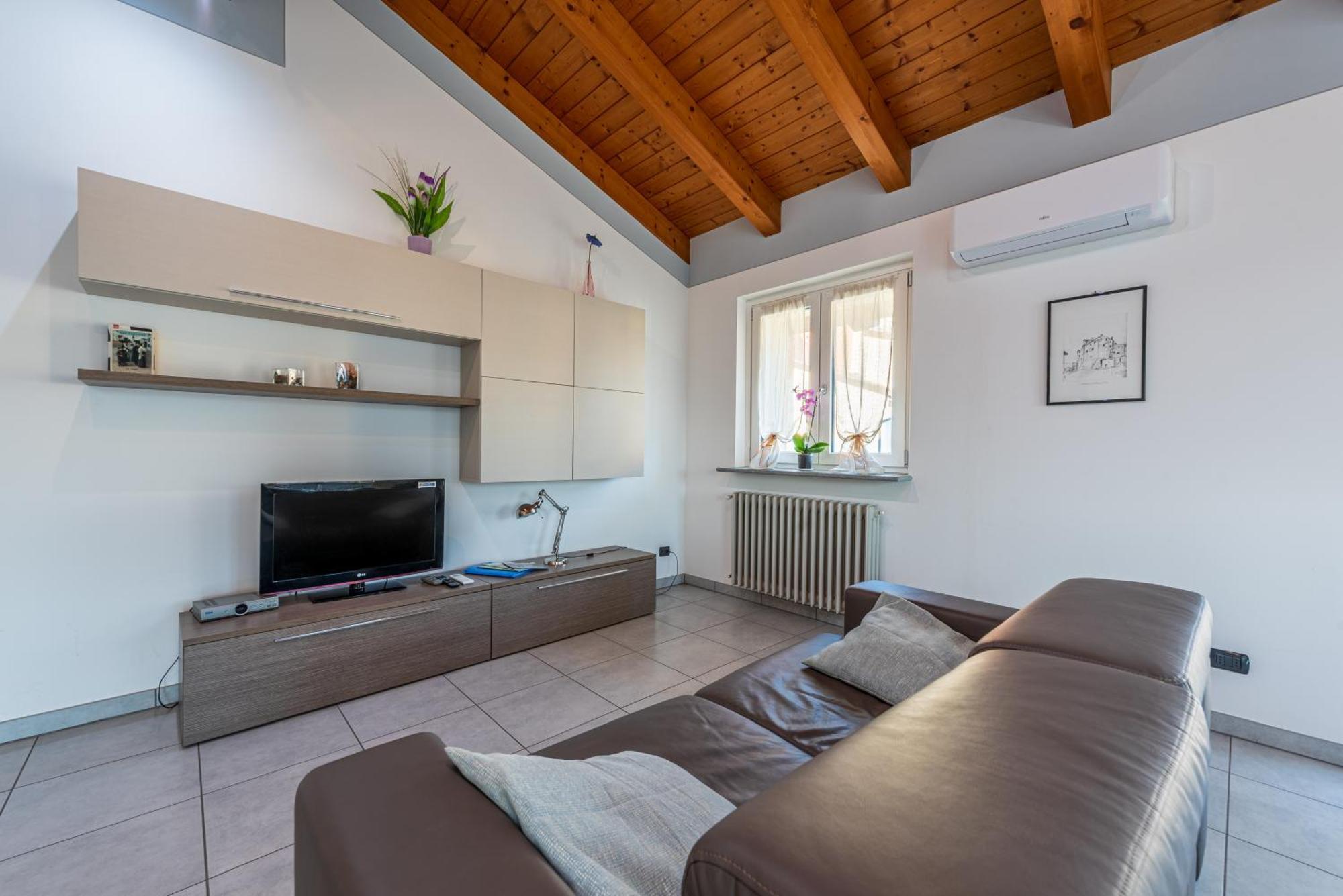 In Piazzetta Holiday Apartments, Barolo Exterior photo