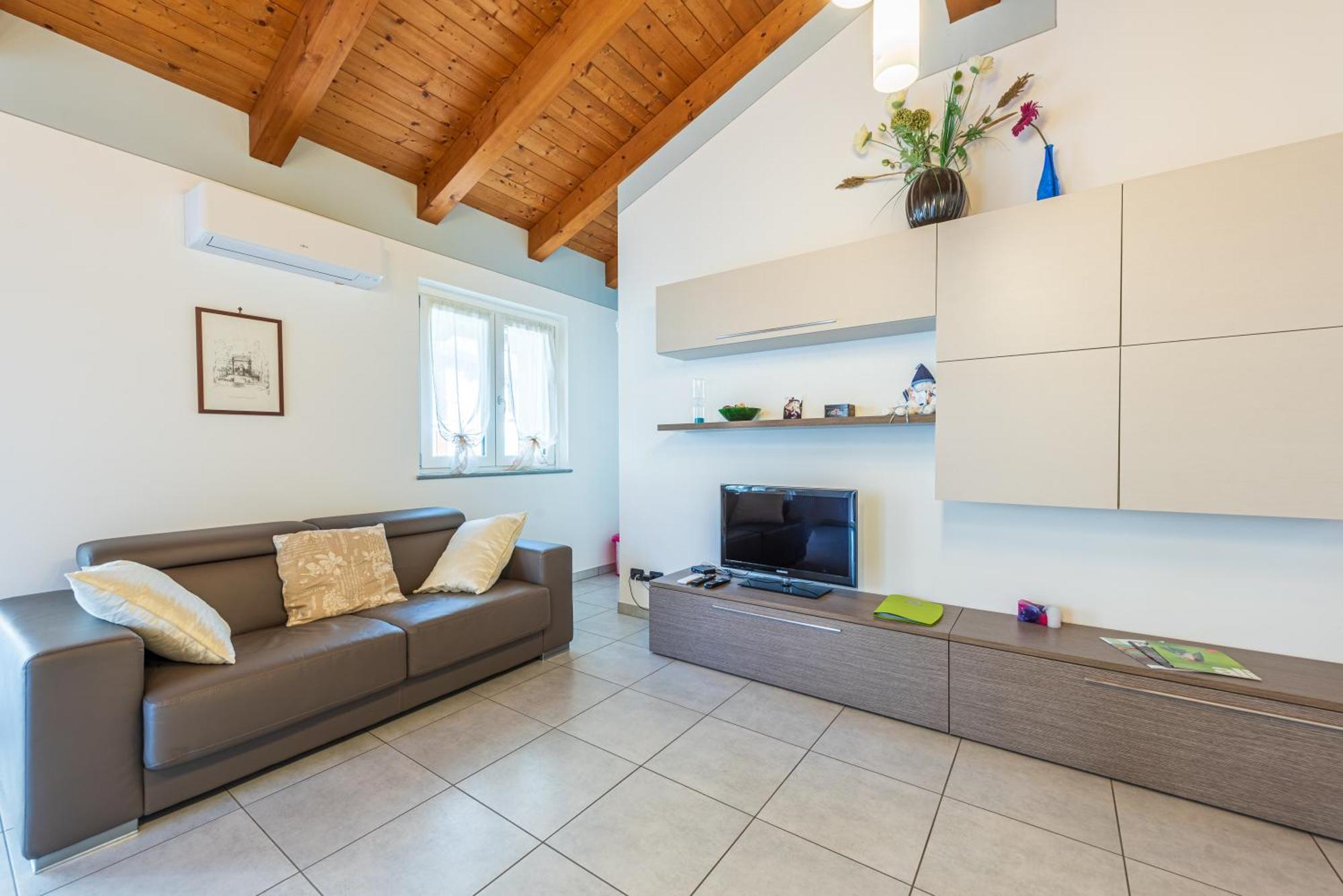 In Piazzetta Holiday Apartments, Barolo Exterior photo